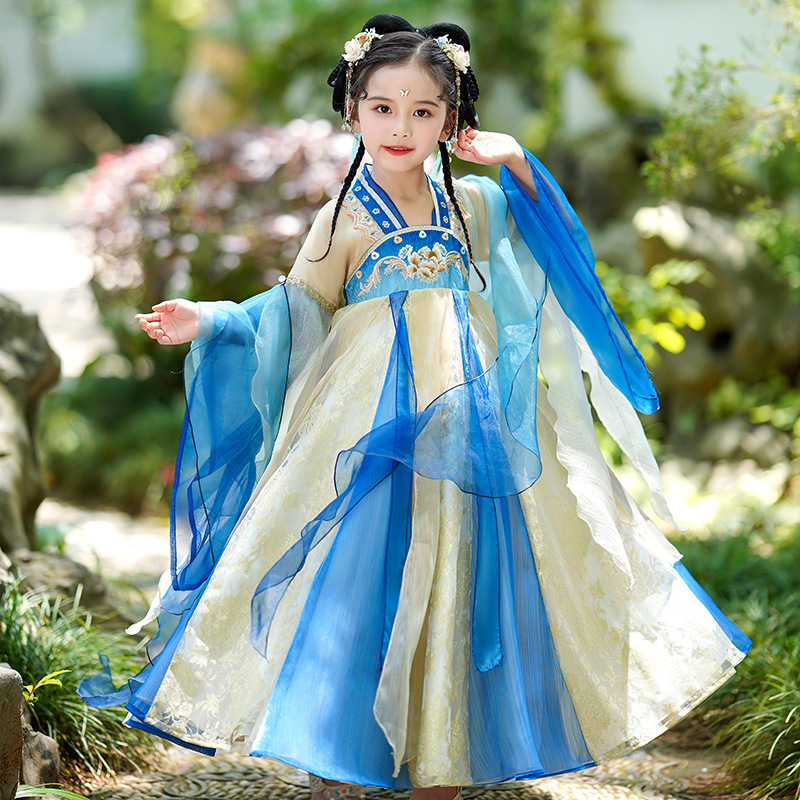 Chinesische traditionelle Mädc – Photography Year Bewertung und Preis